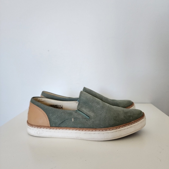 UGG - Picture 5 of 7